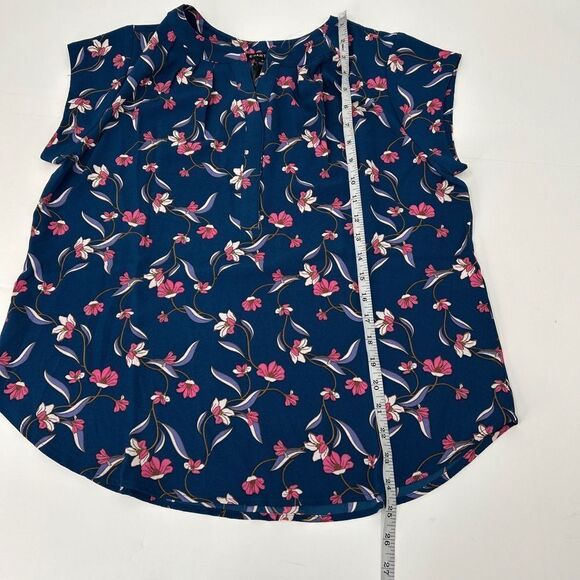 NWT 41 Hawthorn Stitch Fix WGW10479 Floral Round Neck Short Sleeve Blouse - Picture 3 of 6